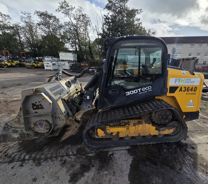 2016 JCB 300T Tracked Skid Steer – Supplied with Stone Crusher Attachment